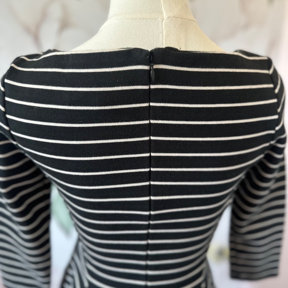 Banana Republic Black and White Striped Flared Women's Dress Size 0 - Picture 6 of 10